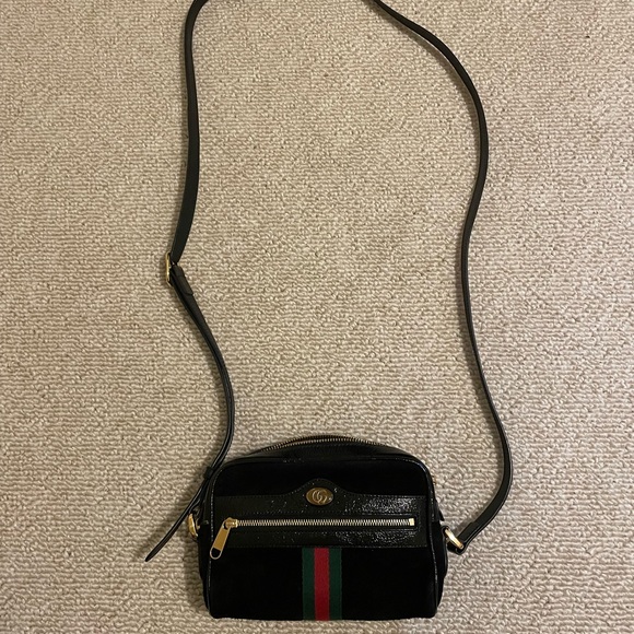 Gently used authentic Gucci cross body - Picture 3 of 4